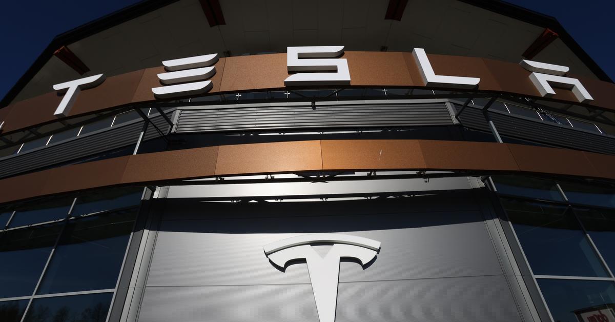 Electric cars are losing their shine.  In January, Tesla sold only... one car in Korea
