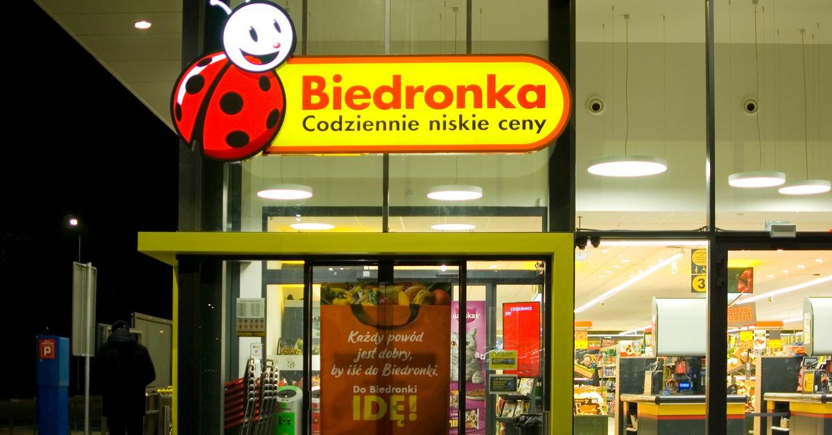 Another player is entering the war between Lidl and Biedronka.  UOKiK: The promotion rules are unclear