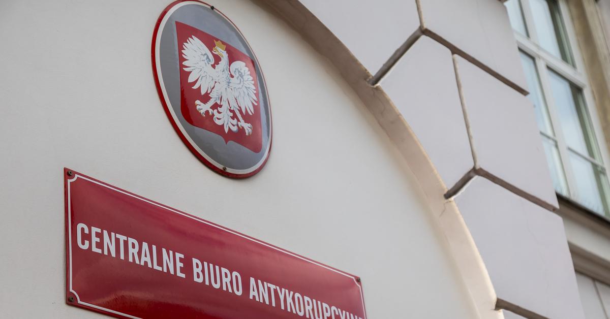 Corruption in a Warsaw bank.  The CBA detained two people