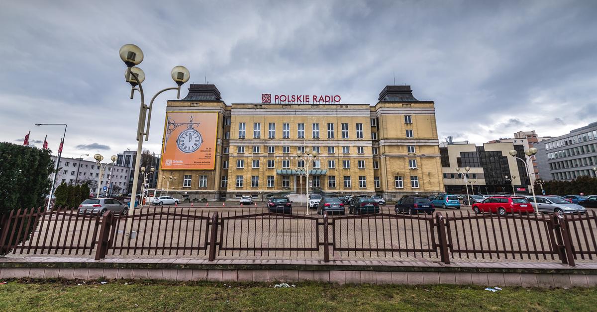 Polish Radio in a "very difficult financial situation".  The money was not transferred to the company's account