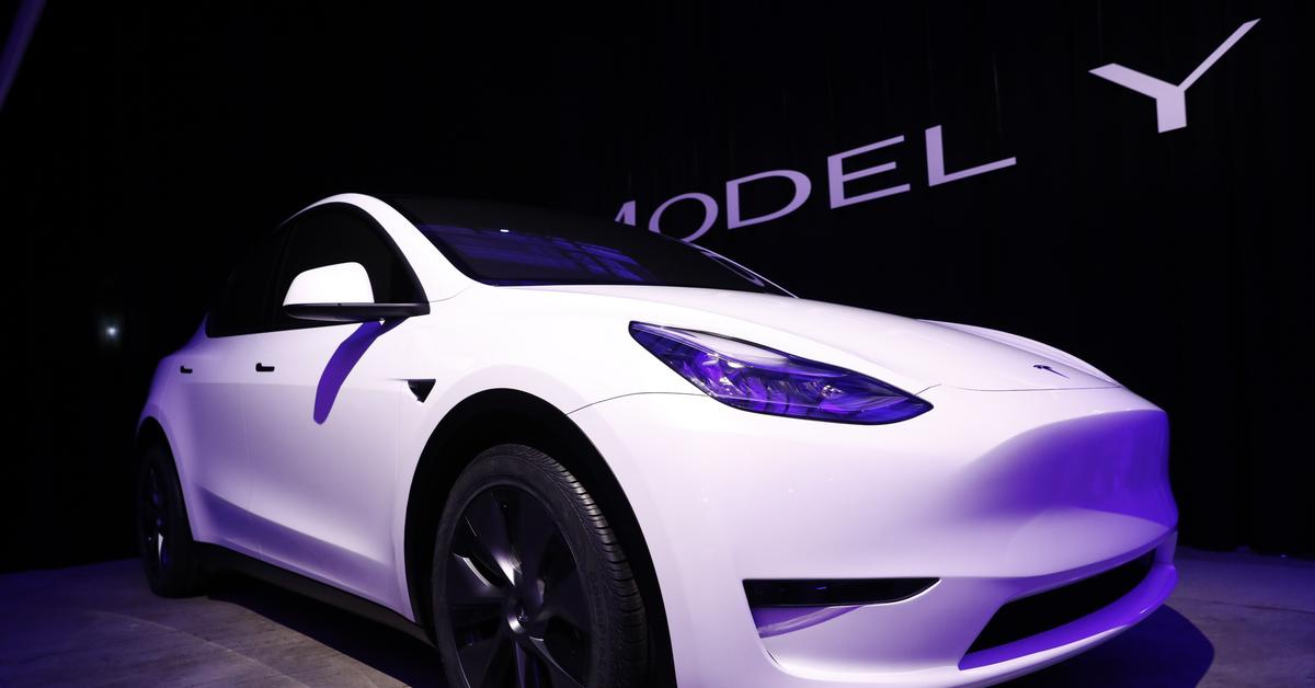Tesla plans to produce a car for 25,000.  hole.  already this year.  Will demand skyrocket?