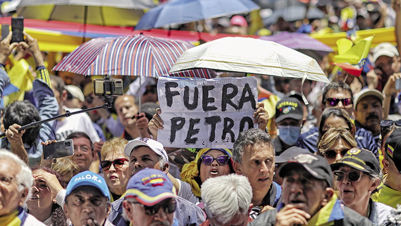 La oposición ha capitalizado en las calles  los errores de Petro. El pasado 6 de marzo, miles de ciudadanos salieron a protestar.