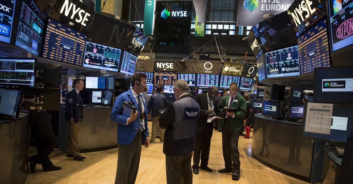 An image flop of Musk and his Cybercab. Tesla shares fell 6%. before the opening of Wall Street quotations
