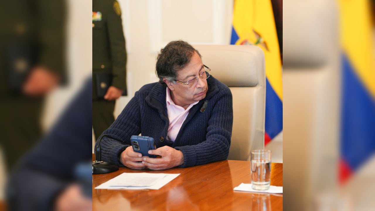 Petro was listed to the air, one by one, the infrastructure works he promised in the campaign: "Is there anything?", They asked him