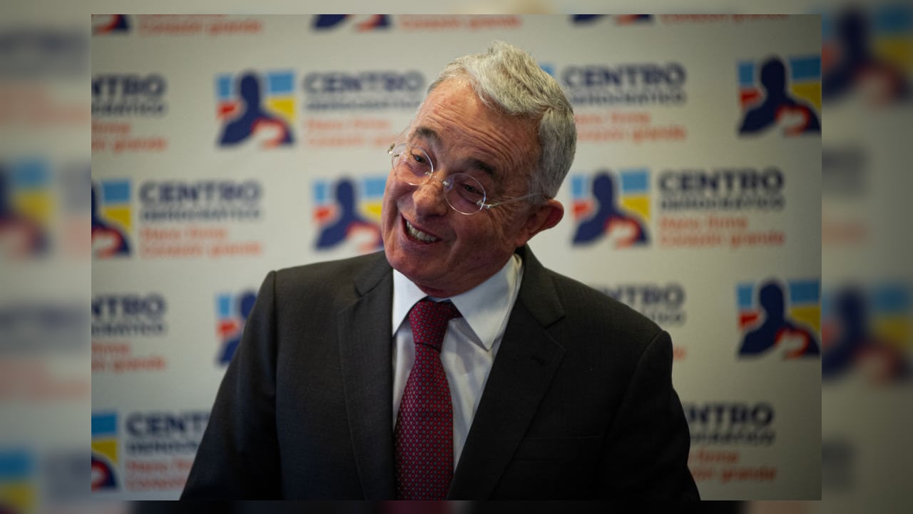 Uribe, vice presidential formula for 2026? "When people are asking him to return, he has to listen to his citizens."