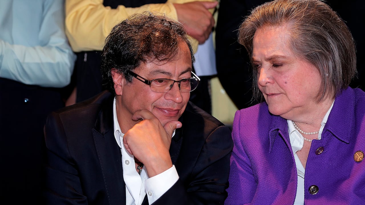 Immediate response to Clara López after his bold proposal: "Communism of Chicó. At an advanced age he is learning Petro"