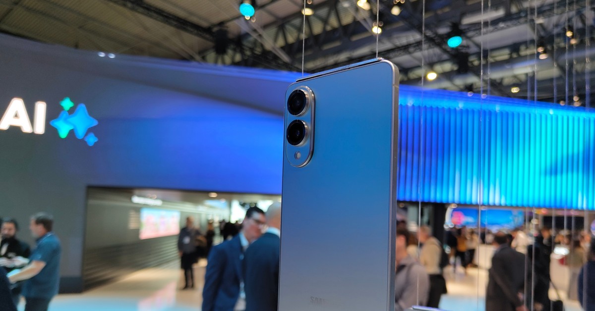 Overtake Apple. Samsung launches the thinnest smartphone