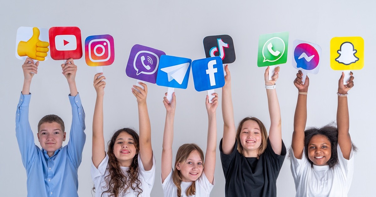 Restrictions on minors online with broad support from Poles. The survey leaves no doubts