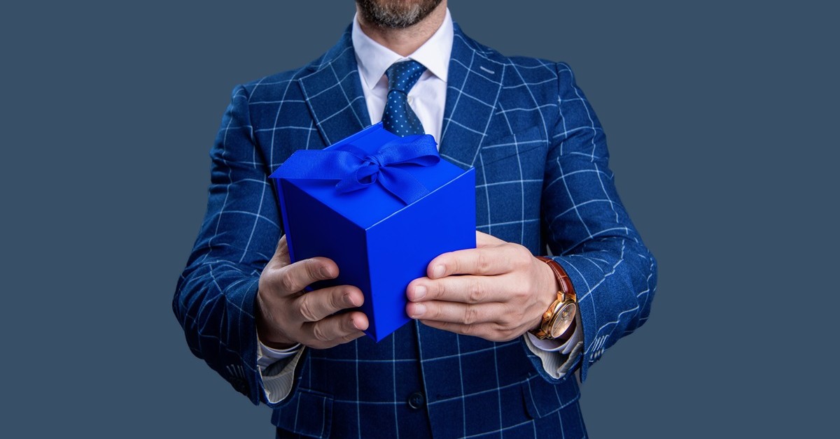 Christmas gifts under the microscope of the tax office: up to what value can you give a gift to contractors? Do I have to pay tax?