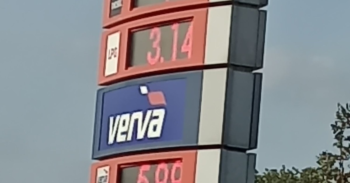 The Prime Minister on fuel supplies in Poland: the situation is stable. What about prices?
